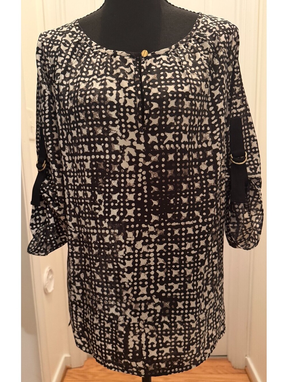 Michael Kors Womens S Black White Geometric Keyhole Blouse 3/4 Roll Tab Sleeve
